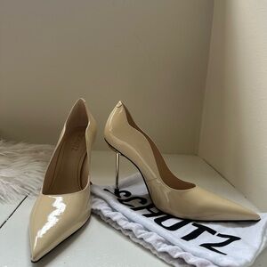 SCHUTZ Beige Patent Heels